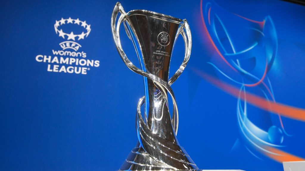 re-size-uwcl-trophy_1ocuw7pjerb4t1mouslomdrn2a