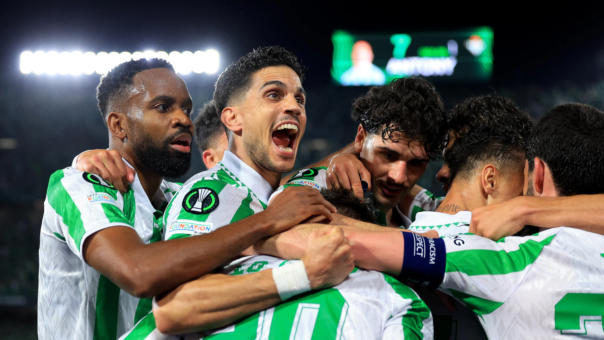 Este Betis ilusiona y gana en la ida de semifinales (2-1)