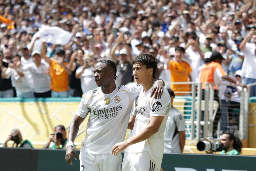 Decepcionante debut del nuevo Real Madrid (1-1)