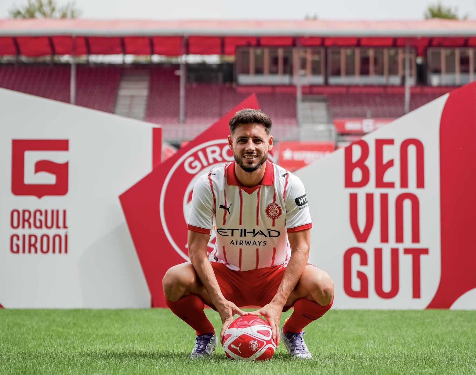 ÁLEX MORENO, presentado como nuevo futbolista del Girona FC (portada)