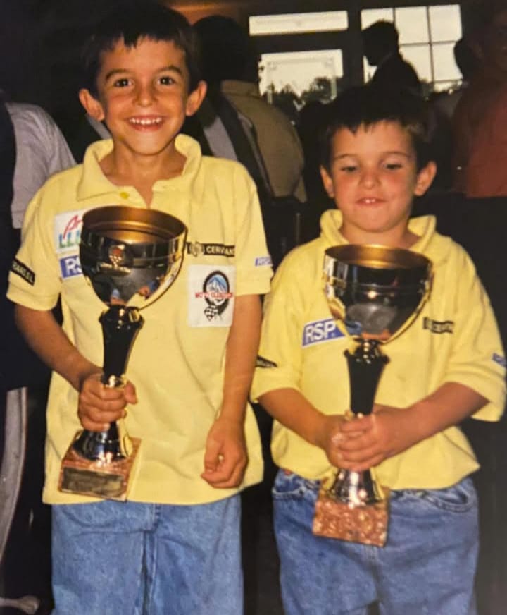 marc y alex pequeños