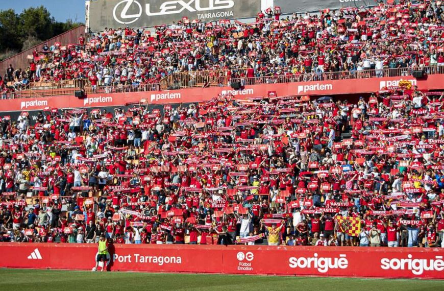 La afición del Nàstic estalla: «Permanencia o violencia»